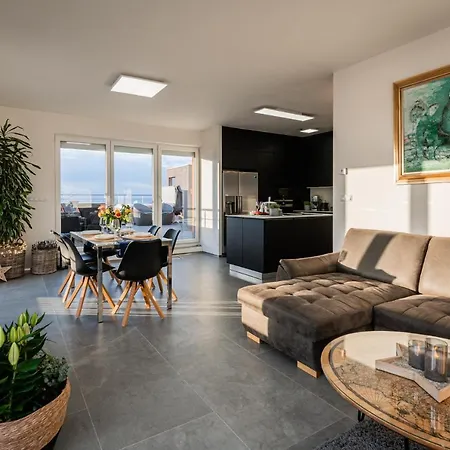 Apartment Penthouse Letnanske Zahrady