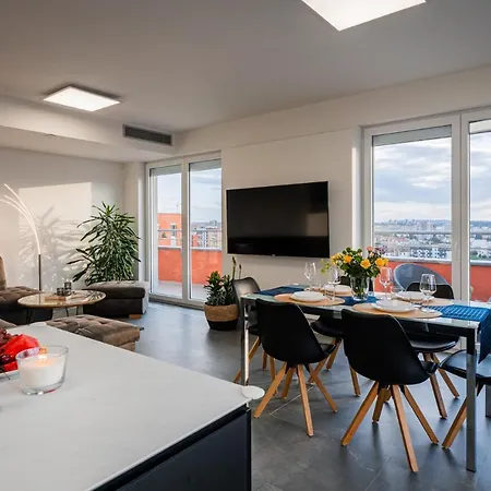 Penthouse Letňanské Zahrady * Praha